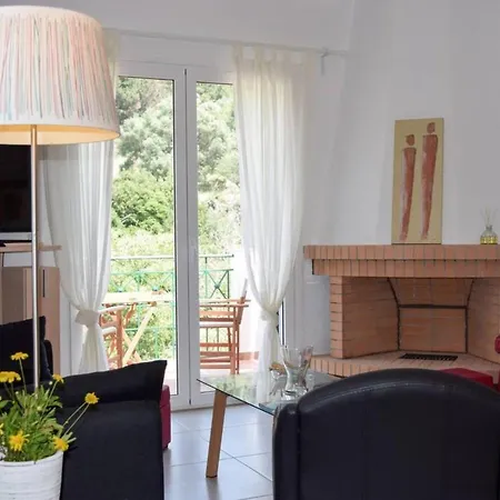 With Outdoor Jacuzzi Divarata