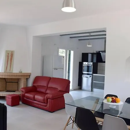 With Outdoor Jacuzzi * Divarata