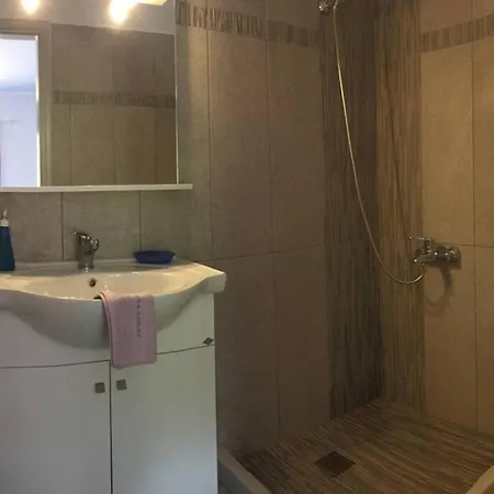 With Outdoor Jacuzzi וילה Divarata