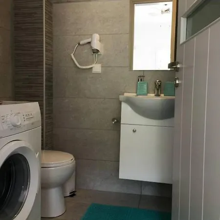 With Outdoor Jacuzzi וילה Divarata