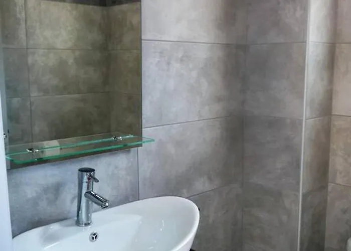 With Outdoor Jacuzzi * Divarata