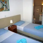 Vilă With Outdoor Jacuzzi Divarata