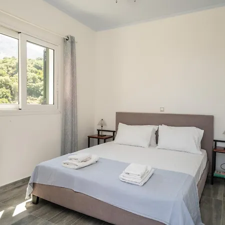With Outdoor Jacuzzi Villa Divarata
