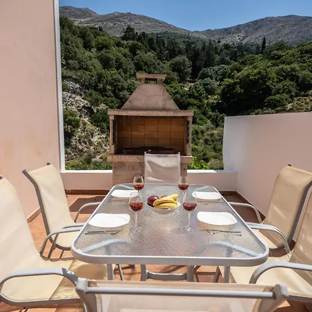 With Outdoor Jacuzzi Villa *