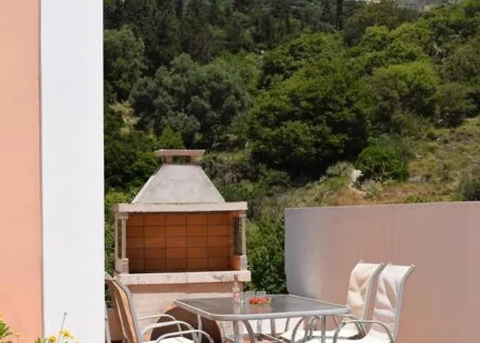 With Outdoor Jacuzzi Вилла